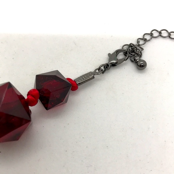 Deep Red Geometric Shaped Beaded Choker Necklace - Picture 3 of 3